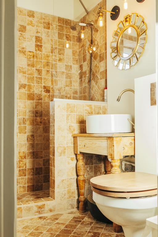 Artsy Old Town Apartment Bucharest Luaran gambar